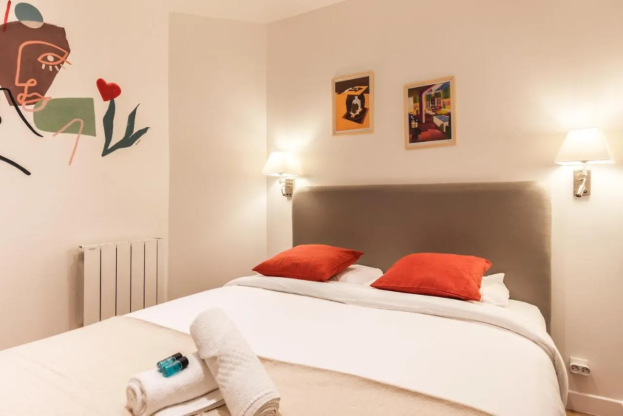 Apartament Design & New Loft In Heart Of Paryż 0*,